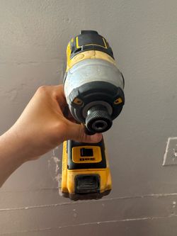 DeWalt 20v MAX xr Impact with Battert