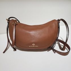 Michael Kors Camden Pebbled Leather Small Messenger Bag - Excellent Condition