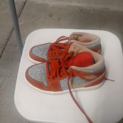 Jordan 1 mid