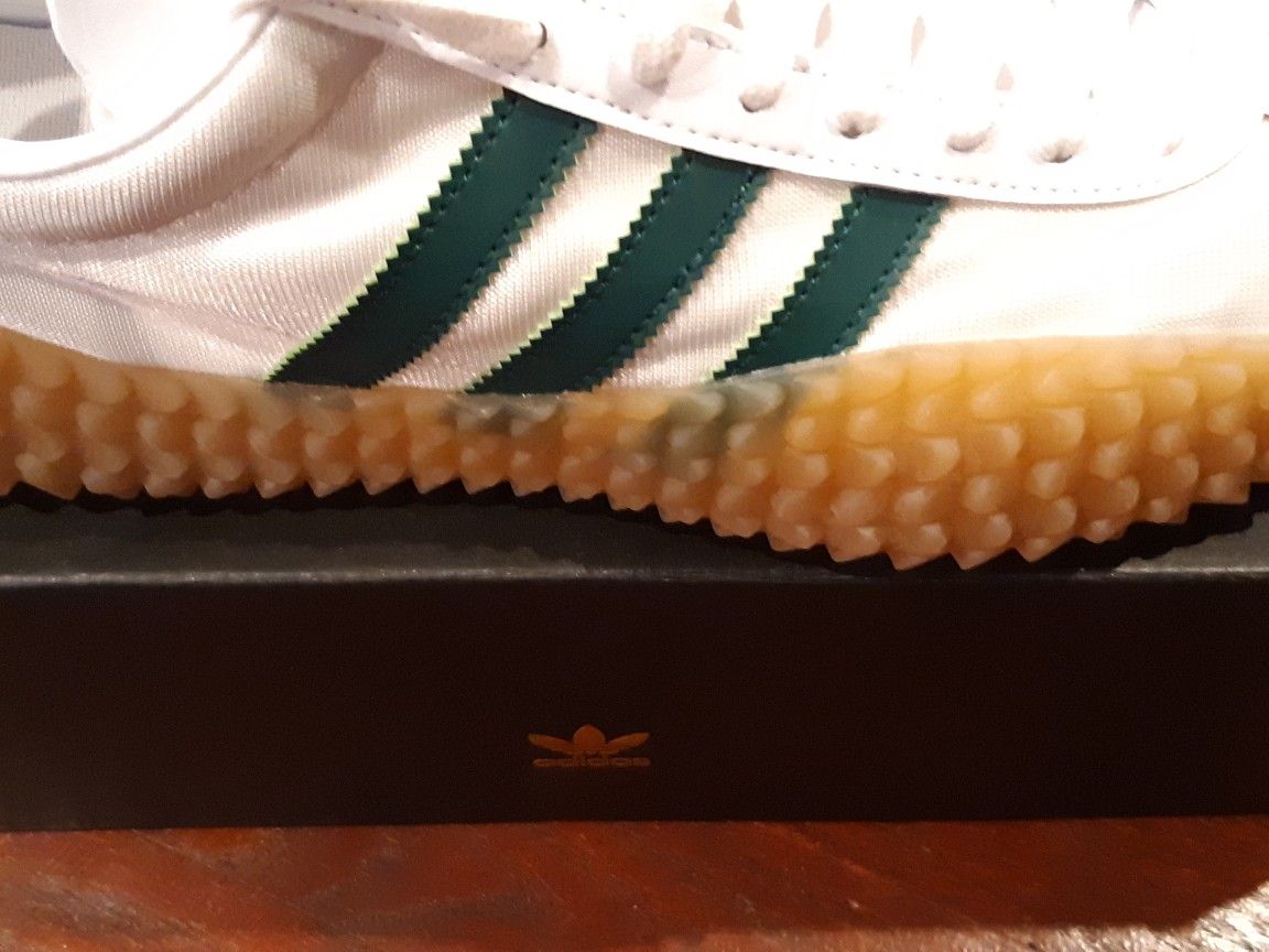 Adidas country X kamanda size 10