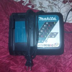 Makita Charger