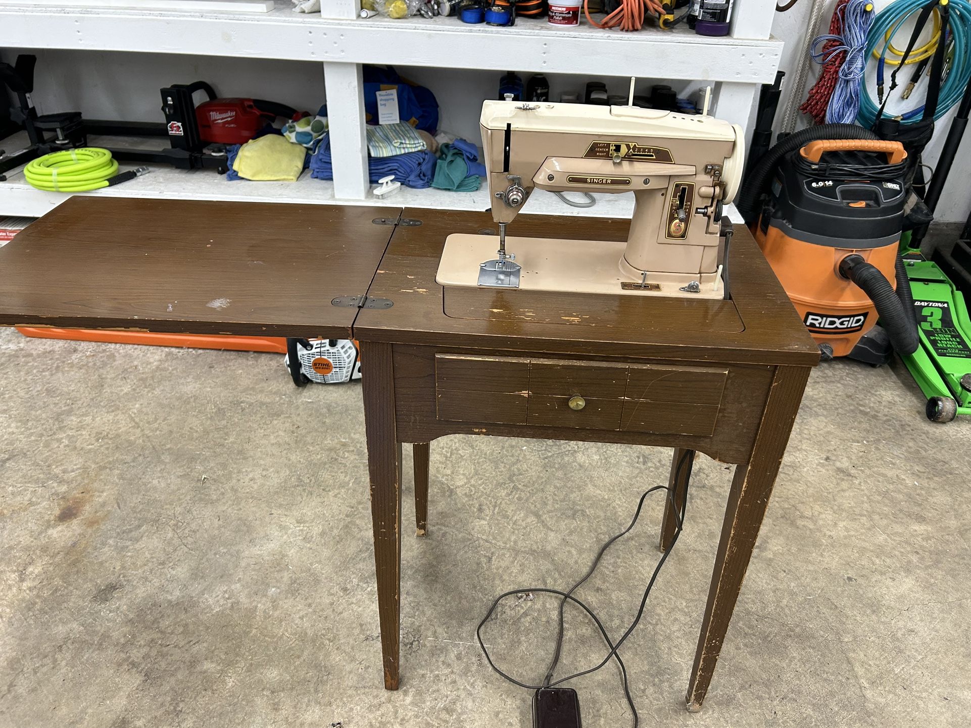 Singer 403A Slant-o-matic