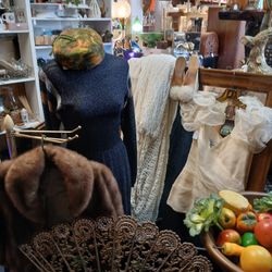 Vintage, Jewelry, Candles,Glassware, Antiques, Clothing, Shoes 