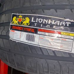 295/40-21 Lionhart 