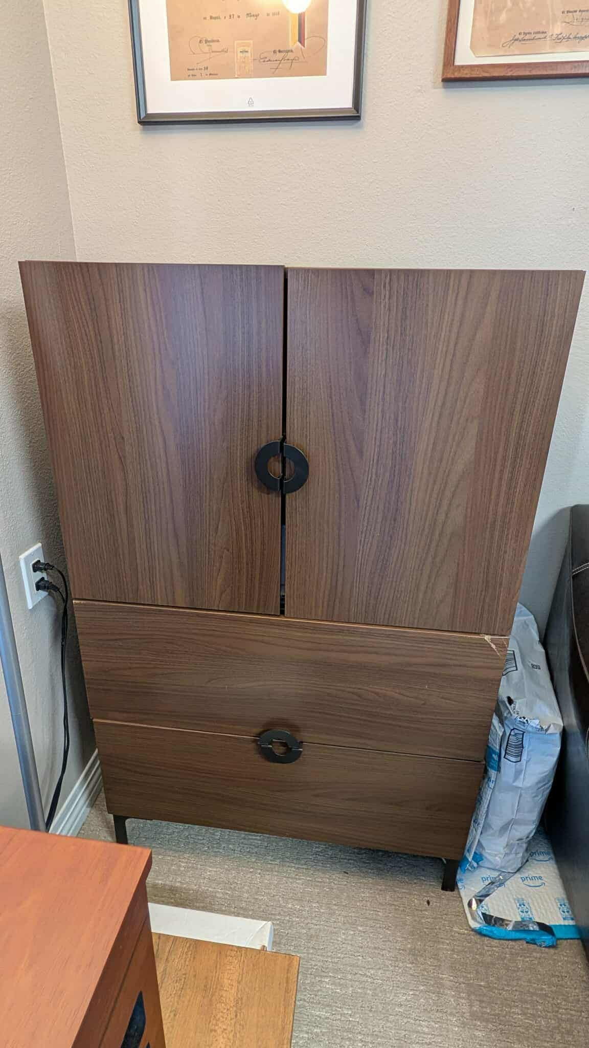 Brown Cabinet/Shelving Unit With Drawers