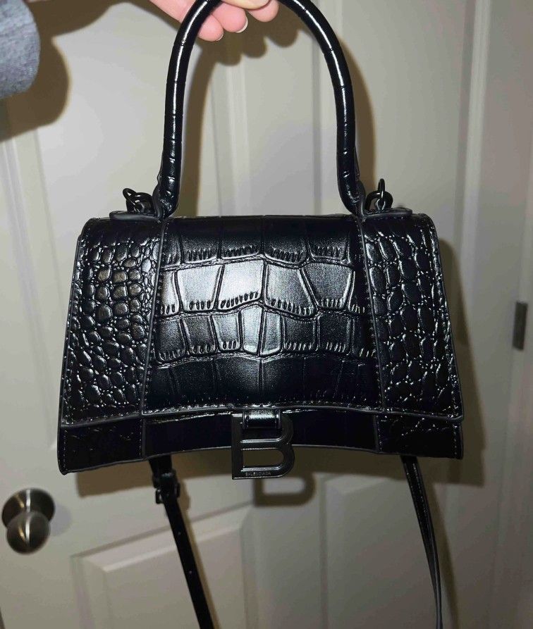 Purse. Bag. Handbag. Tote. Bolsa. Cartera.