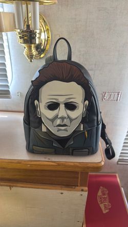 Loungefly  Michael Myers