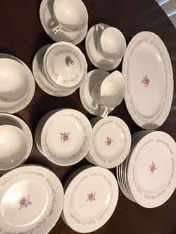 Beautiful Fine China “Royal Swirl “ Japan 43pc.