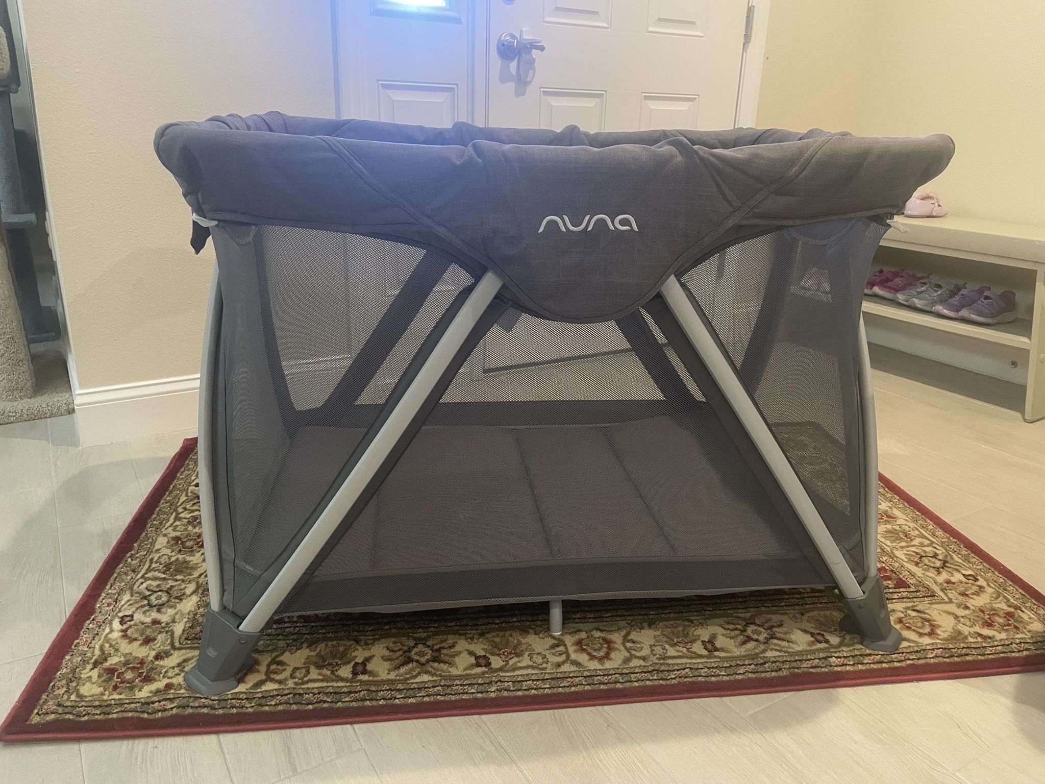 Nuna Crib/ Playpen