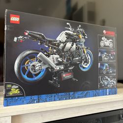 Brand New LEGO Technic Yamaha MT-10 SP Motorcycle Set 42159 - Sealed!