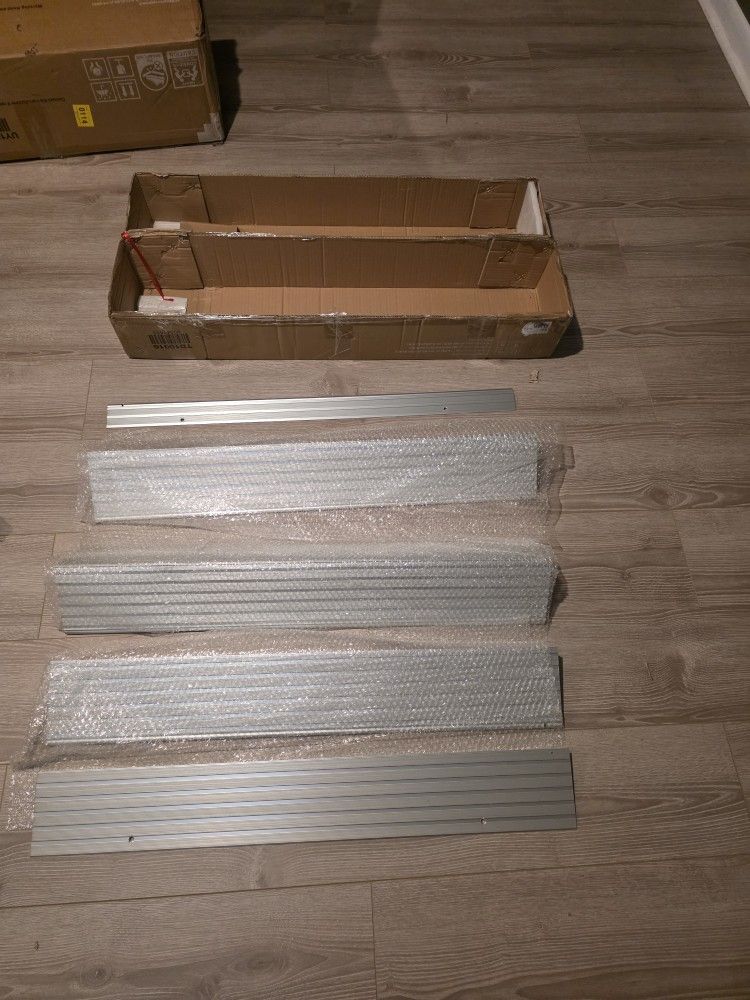 Gymax 3" Aluminum Door Threshold Ramp – 700lb Capacity (Adjustable Rise, 34” Wide)
