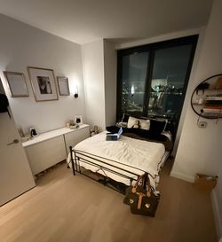 Queen size bed