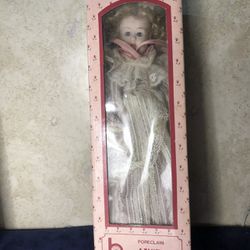 Brinn's Porcelain Angel Christmas Tree Top Topper 1986 New Vintage Lace 