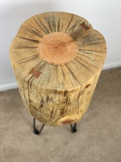 Tree stump end table 