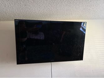 46 Sony flat screen with swivel wall mount