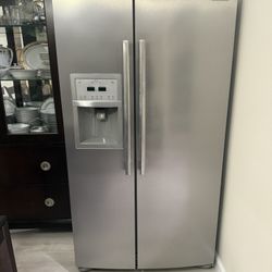 Fridge - Frigidaire 