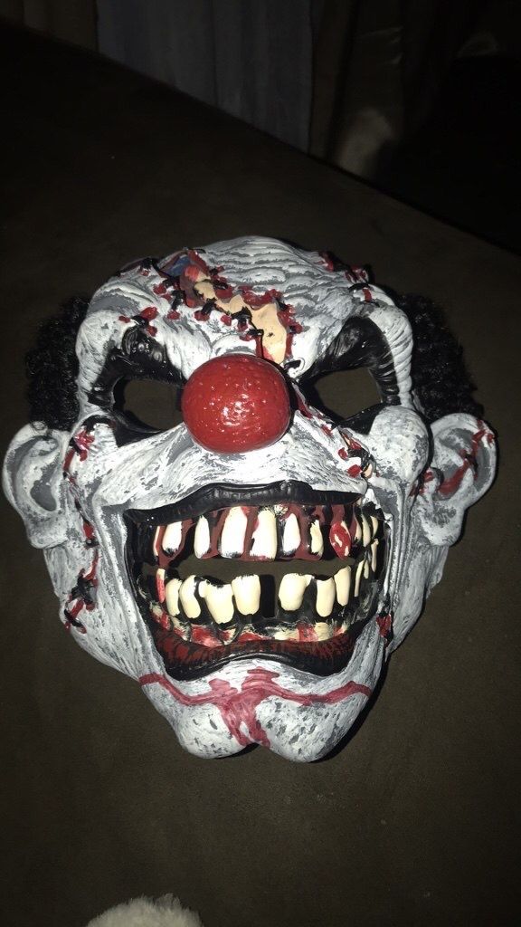 Spirit Halloween Deluxe Killer Clown Mask