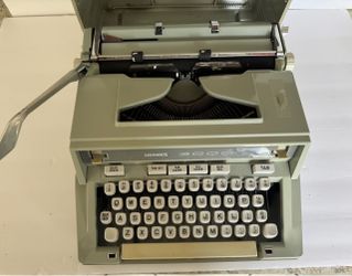 Hermes 3000 Vintage Portable Typewriter - 1970s - France -techno Pica Font Case
