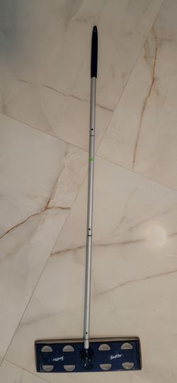 Swiffer Wide Mop / Floor Sweeper – Works Great