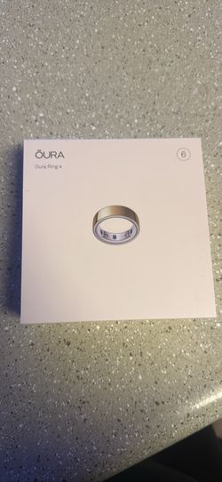 Gold oura ring 4 size 6