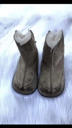 Sand color toddler uggs
