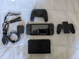 Nintendo Switch (V2) Console Bundle with Pro Controller