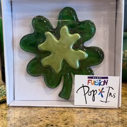 Four leaf clover/shamrock/st pats day pop in