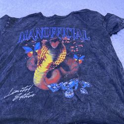 graphic tee with snake