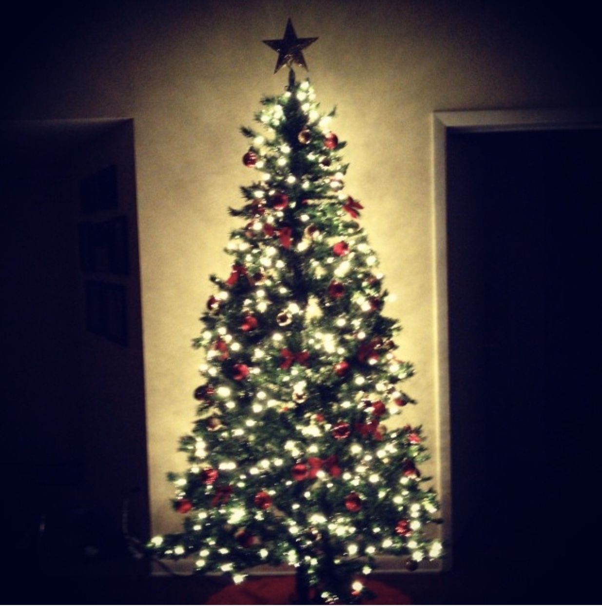 7.5 ft Pre-Lit Christmas Tree
