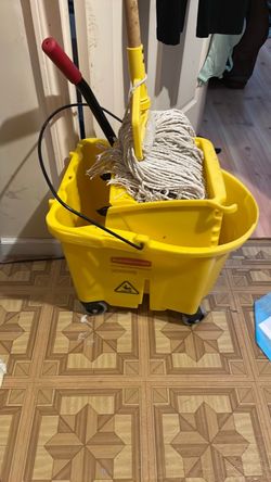 Rubbermaid Industrial Mop and Bucket