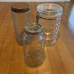3——LARGE STORAGE CONTAINERS. (2) Glass 