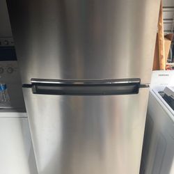Whirlpool Refrigerator 