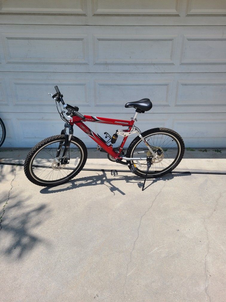 Gmc Mountain Bike Used In Great Conditions Frot Tire Is Flat