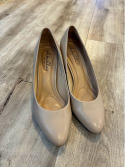 Nude Abella Heels – size 8
