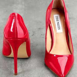 Size 7 Daisie Red Patent Leather Steve Madden Pumps