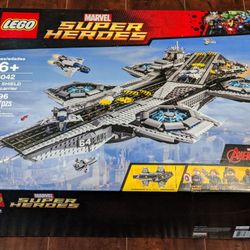 Brand new retired LEGO #76042 Shields Helicarrier