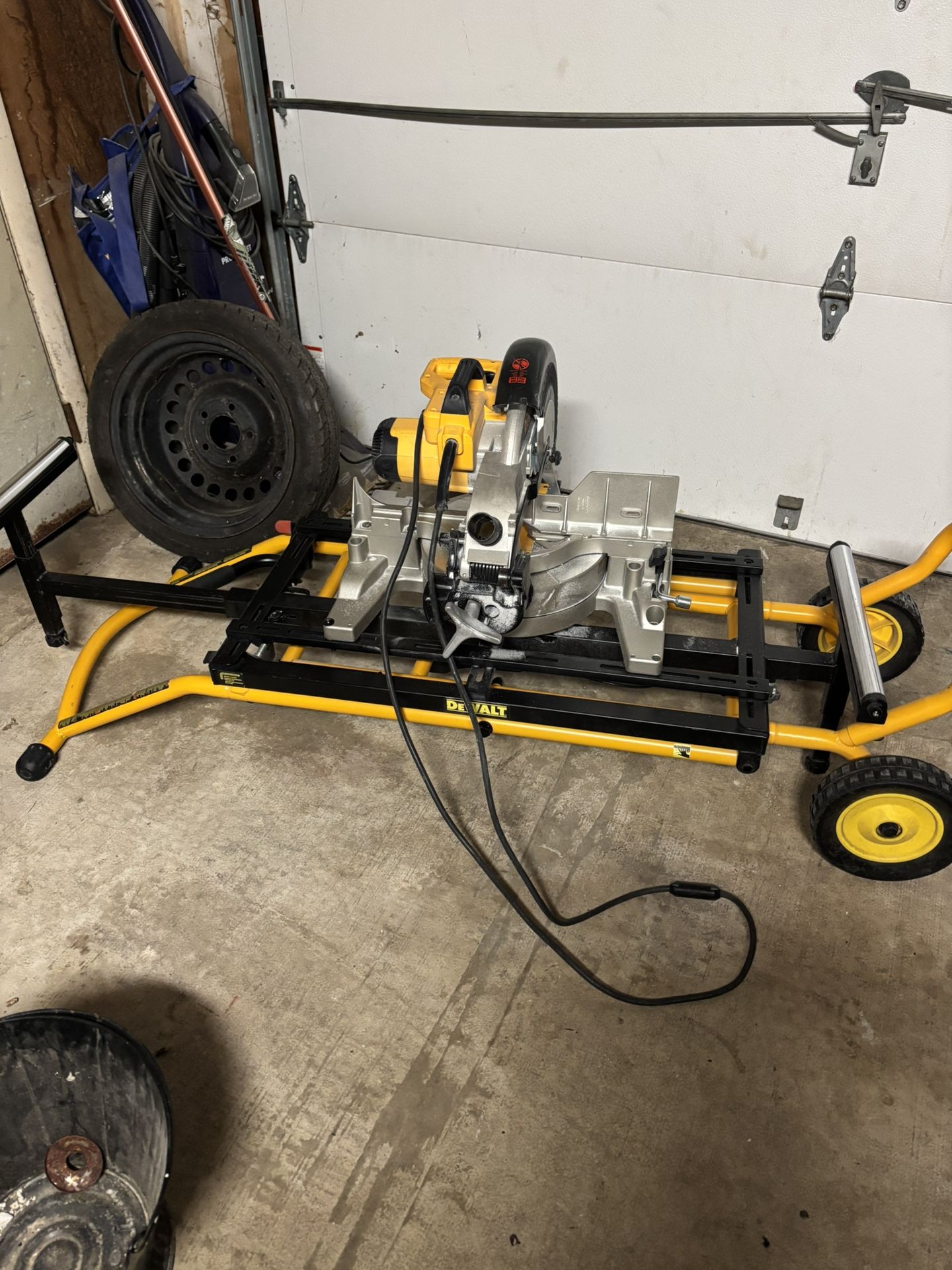 Dewalt Folding Chop Saw