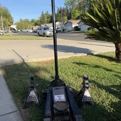 CRAFTSMAN  Hydraulic Floor jack  3 TON 