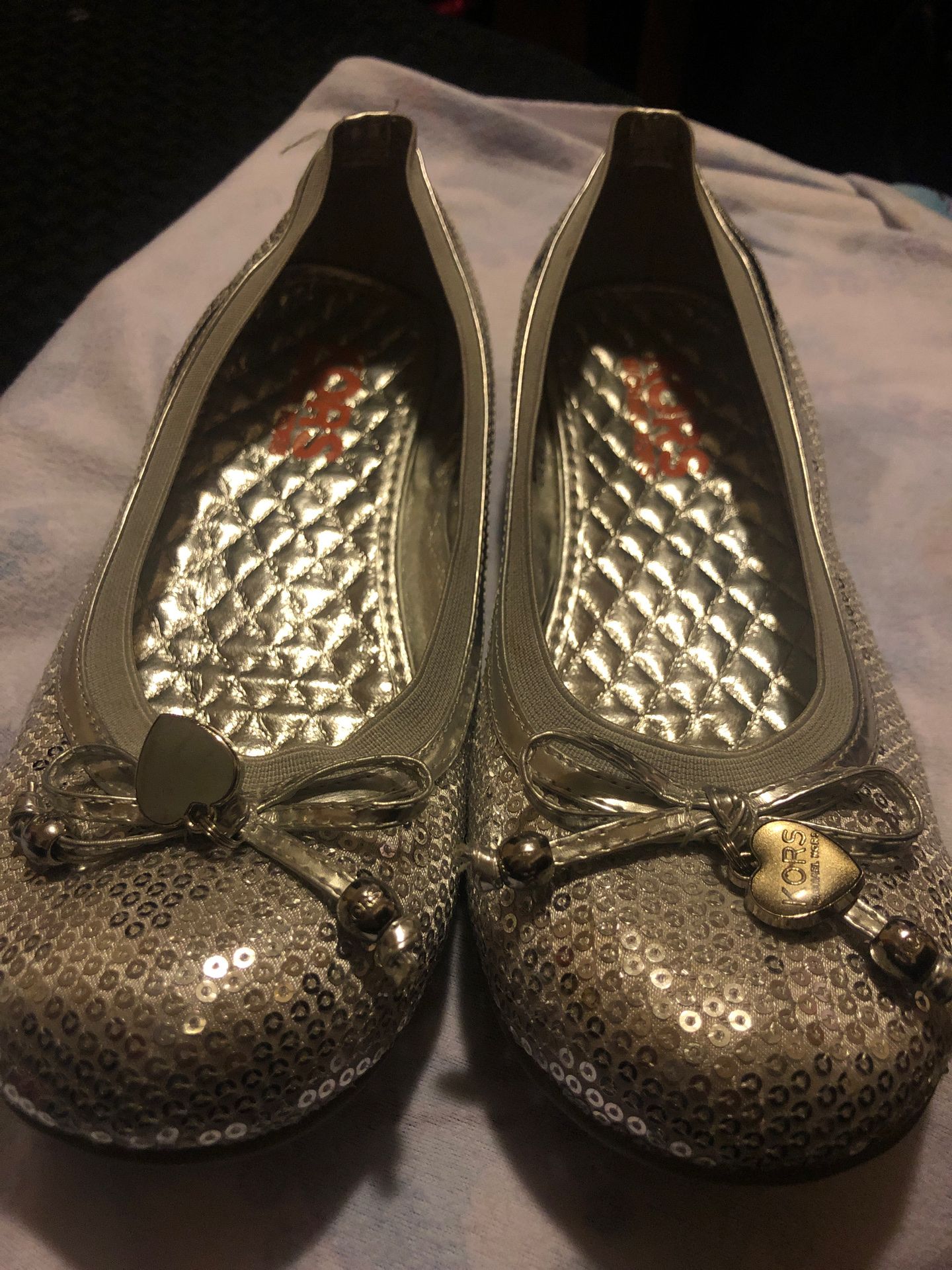 Girl Michael kors size 4 silver