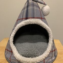 Gnome Pet Bed