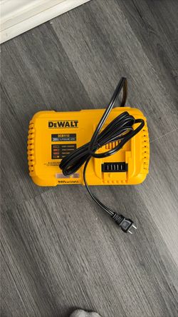 DEWALT 20V MAX 12 Amp Fast Charger - New