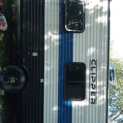 2024 17ft Coachmen Clipper