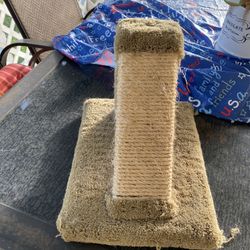 Small Scratching Post