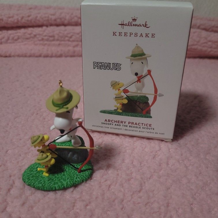 Hallmark Collectibles Peanut Archery Practice 2019
