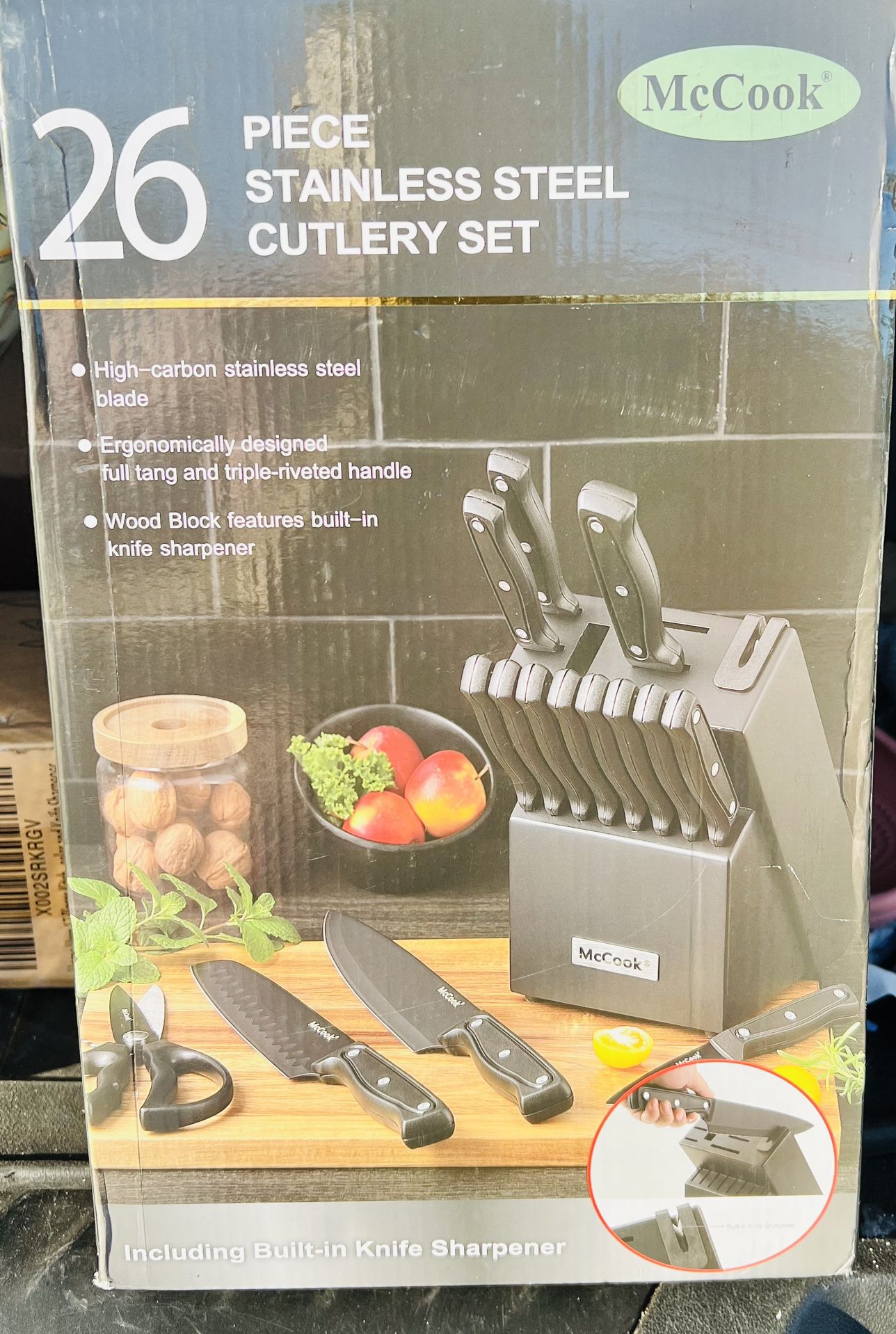 McCook MC21B Knife Sets, 15 Pieces German Stainless Steel Knife Block Sets  with Built-in Sharpener, Black for Sale in San Antonio, TX - OfferUp