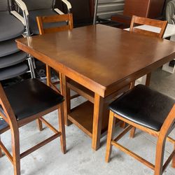 Dinner Table Set 