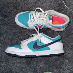 Nike Dunks 