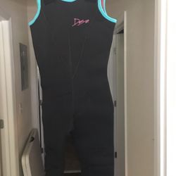 Wet suit medium