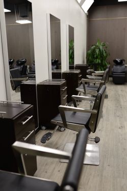 🚨URGENT SALE – Professional Salon Styling Chairs🚨