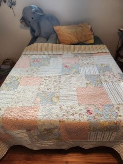 Quilted Comforter - Queen